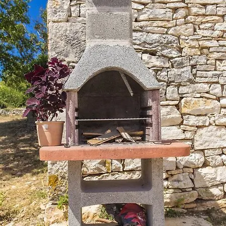 House Marija 819